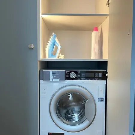 Apartment Cohost I Garage Parking Included, Spacious, Lovely W-balcony At Paupys