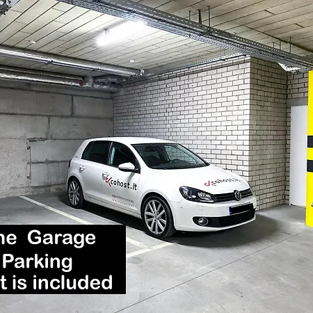 Cohost I Garage Parking Included, Spacious, Lovely W-balcony At Paupys Апартаменти *