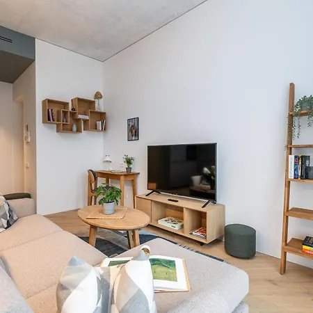 Apartment Cohost I Garage Parking Included, Spacious, Lovely W-balcony At Paupys Vilnius