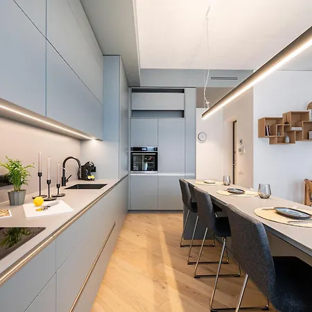 Cohost I Garage Parking Included, Spacious, Lovely W-balcony At Paupys *