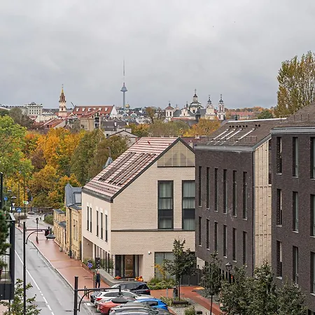 Apartment Cohost I Garage Parking Included, Spacious, Lovely W-balcony At Paupys *