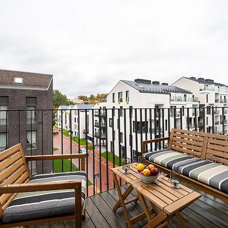 Apartment Cohost I Garage Parking Included, Spacious, Lovely W-balcony At Paupys *