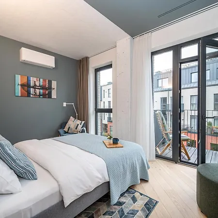 Cohost I Garage Parking Included, Spacious, Lovely W-balcony At Paupys Apartment