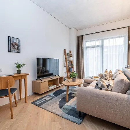 Cohost I Garage Parking Included, Spacious, Lovely W-balcony At Paupys Апартаменти Вільнюс