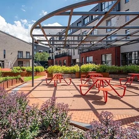 Cohost I Garage Parking Included, Spacious, Lovely W-balcony At Paupys Διαμέρισμα *
