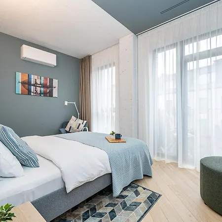 Cohost I Garage Parking Included, Spacious, Lovely W-balcony At Paupys * Βίλνιους