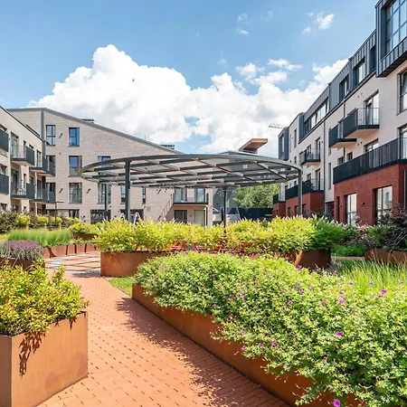Cohost I Garage Parking Included, Spacious, Lovely W-balcony At Paupys Apartamento