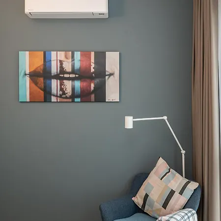 Apartamento Cohost I Garage Parking Included, Spacious, Lovely W-balcony At Paupys *