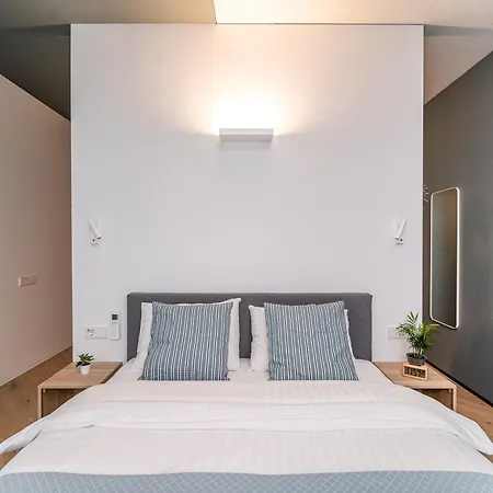 Apartamento Cohost I Garage Parking Included, Spacious, Lovely W-balcony At Paupys Vilna
